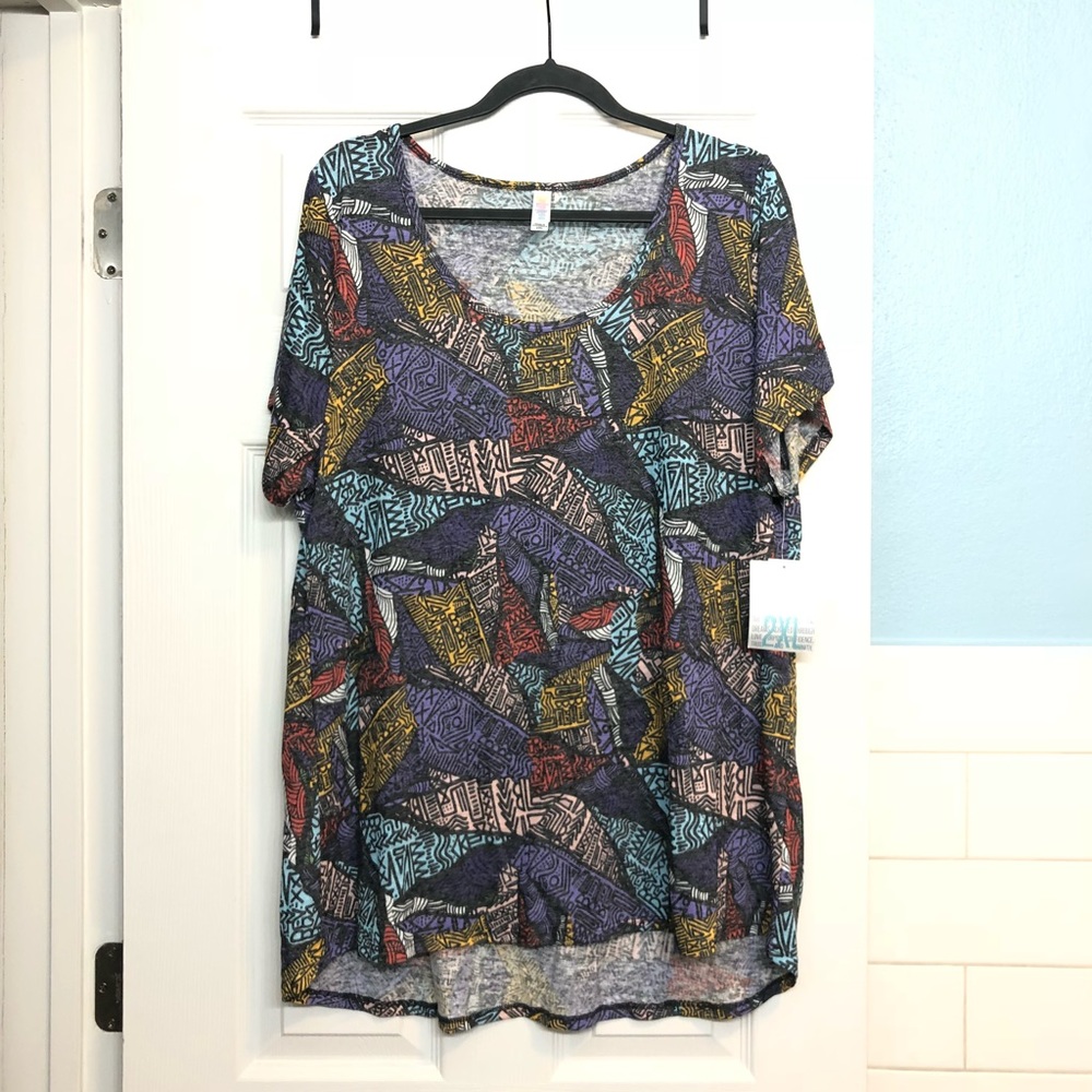 LulaRoe Classic T 2xL (NWT)
